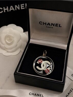 CHANEL stamped Black, red & White CC Logo Pendant/ charm/zipper pull